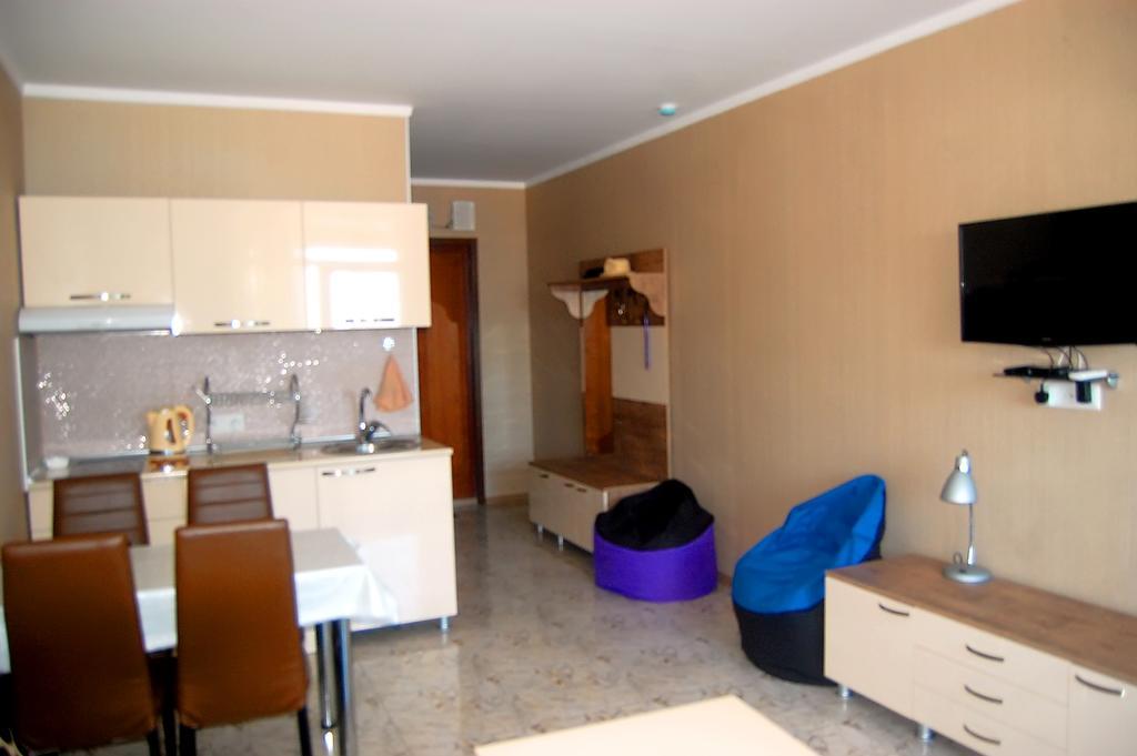 Irina Apartment 1 Батуми Екстериор снимка