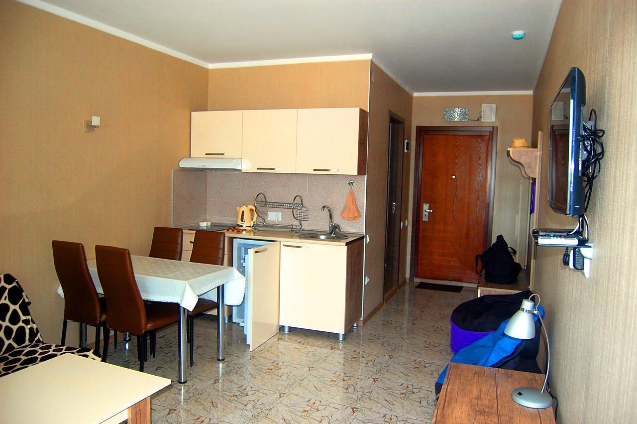 Irina Apartment 1 Батуми Екстериор снимка